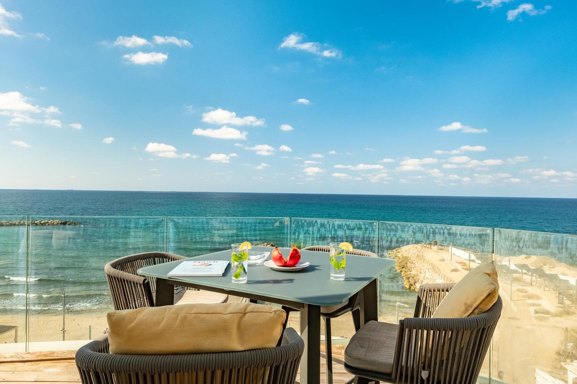 Penthouse 3Br + Roof Top + Parking - On The Beach 海法 外观 照片