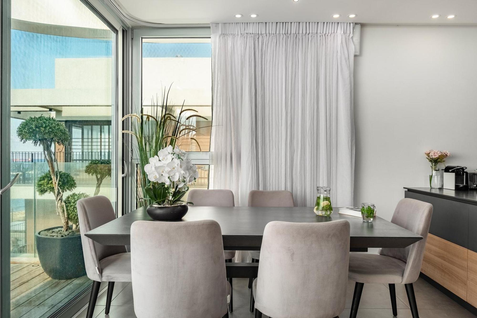 Penthouse 3Br + Roof Top + Parking - On The Beach 海法 外观 照片