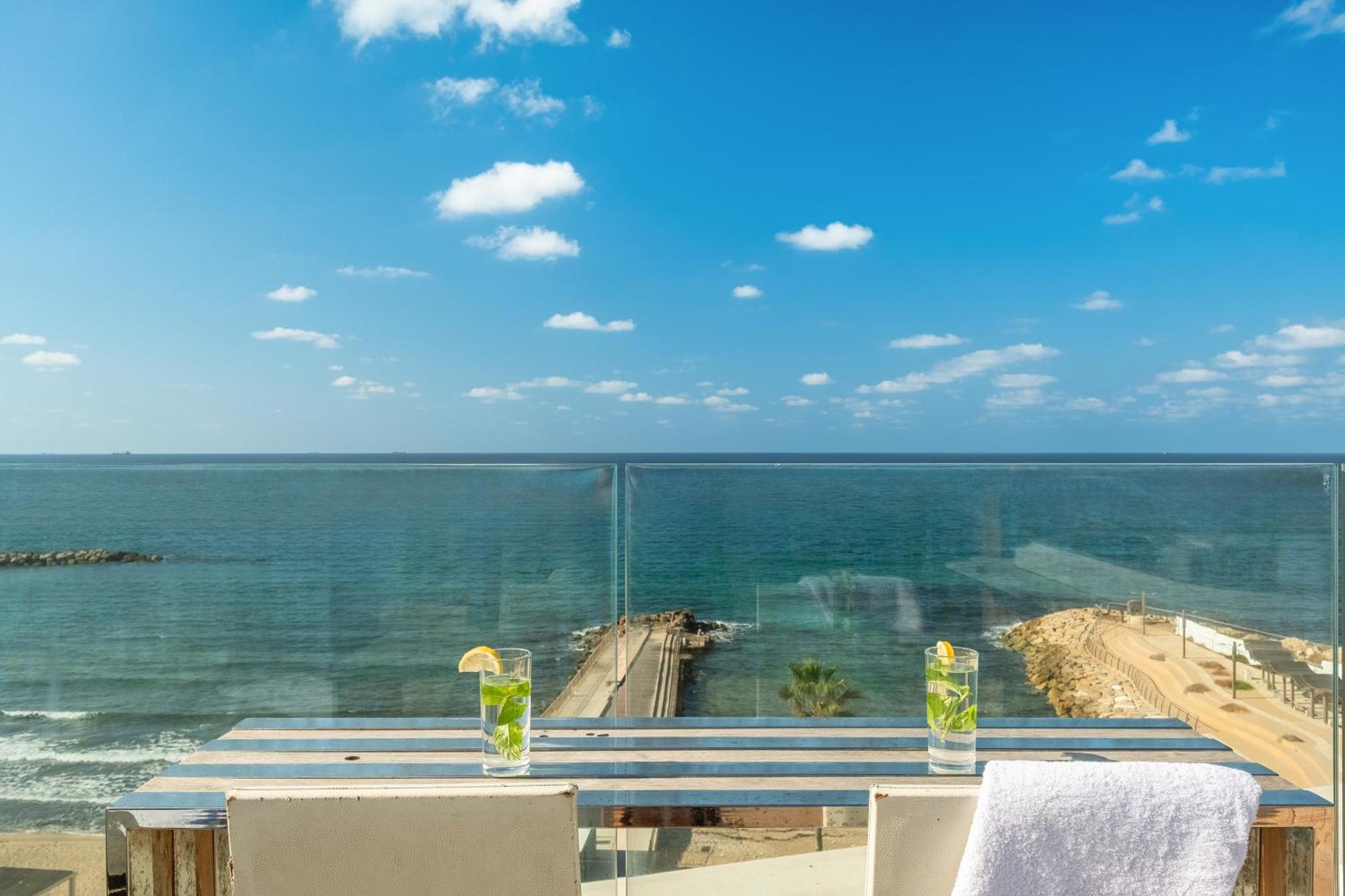 Penthouse 3Br + Roof Top + Parking - On The Beach 海法 外观 照片